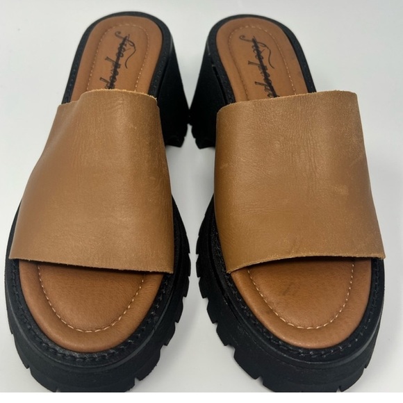 Free People Winona Leather Platform Slide. Size 39 / US Size 9. NWOT - Picture 2 of 8
